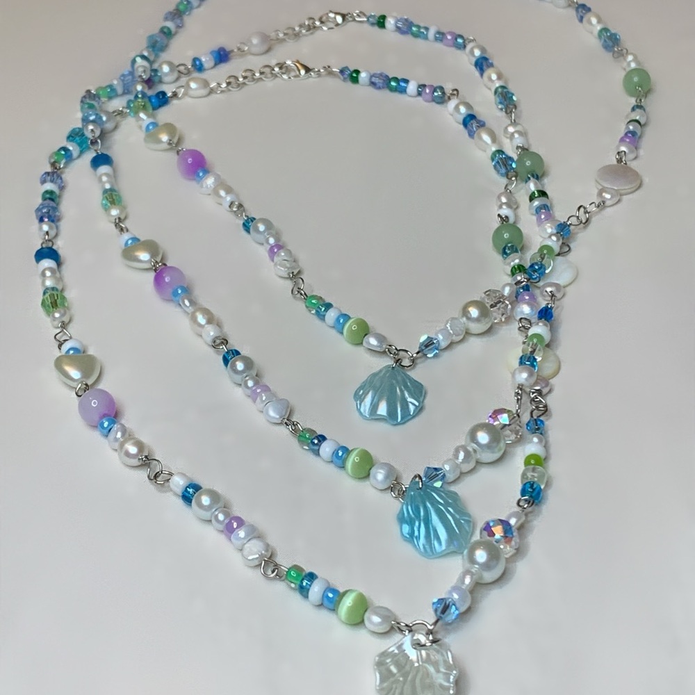 5/$20 ENTIRE SHOP CLEARANCE 🐚🌙 Lunaria - Handmade necklace 🌊🧜🏼‍♀️